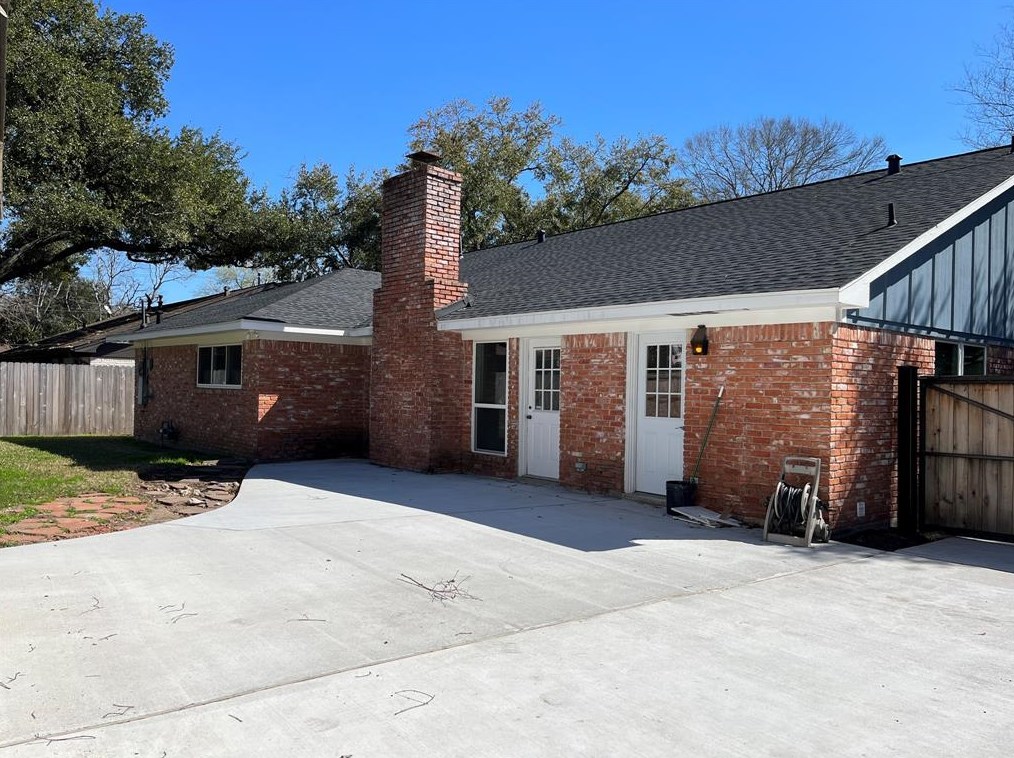 7810 Braesdale Ln, Houston, TX 77071