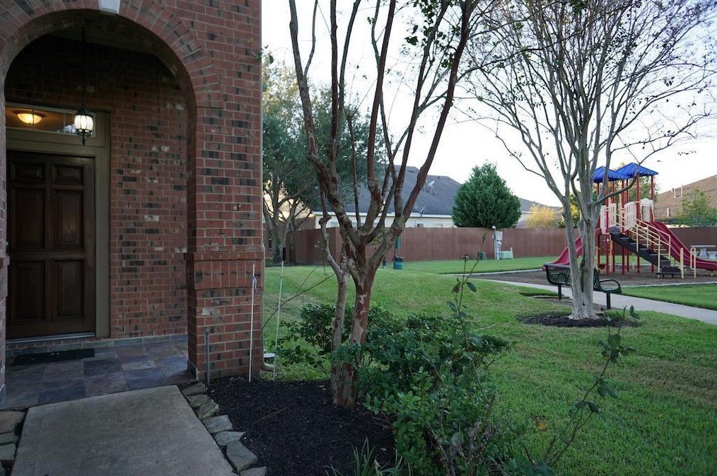 5339 Canyon Hollow Dr, Houston TX  77084-6893 exterior