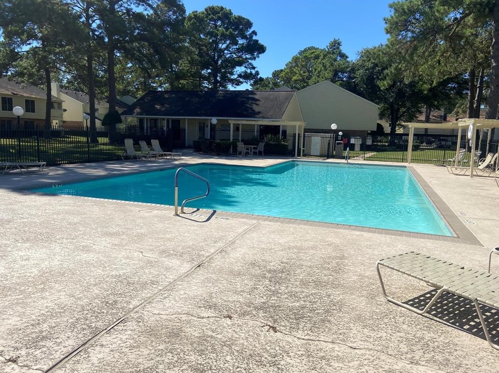 14555 Wunderlich Dr, Houston TX  77069-2800 exterior