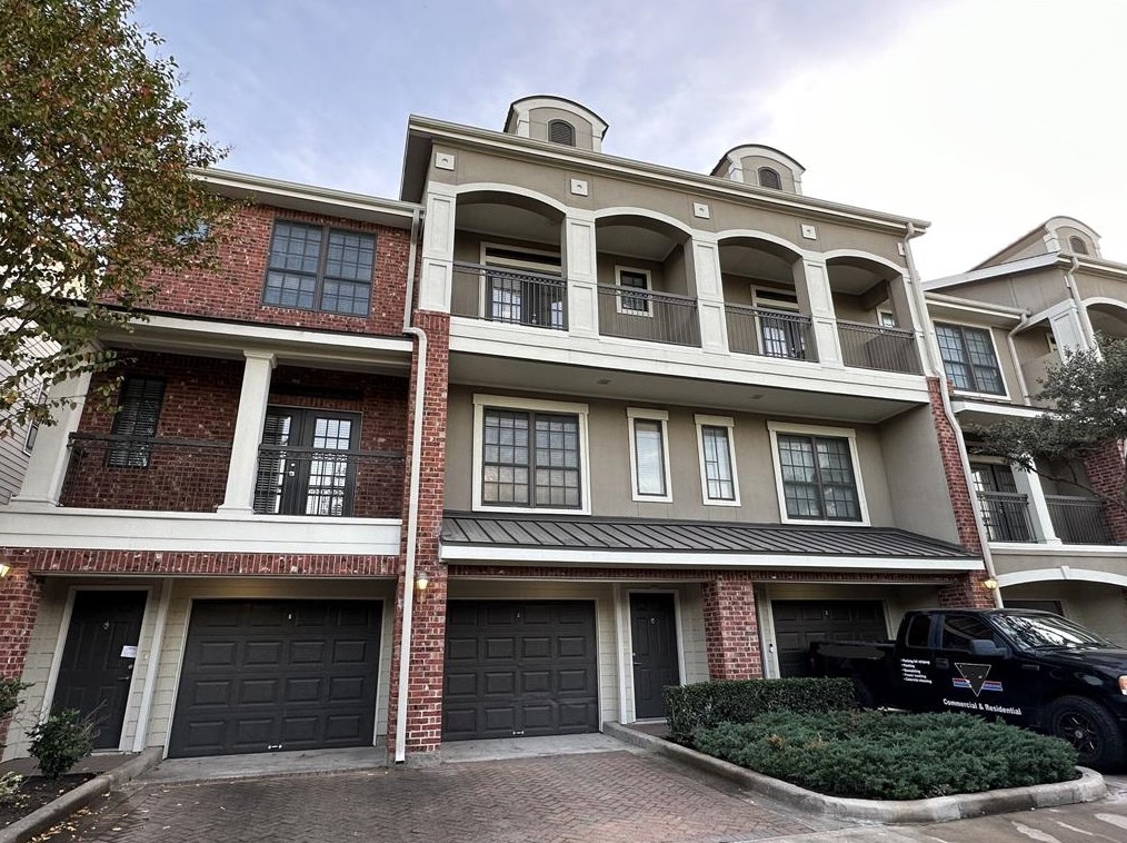15200 Memorial Dr #2603a, Houston, TX 77079