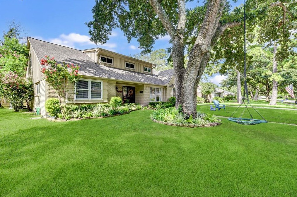 10707 Piping Rock Ln, Houston, TX 77042