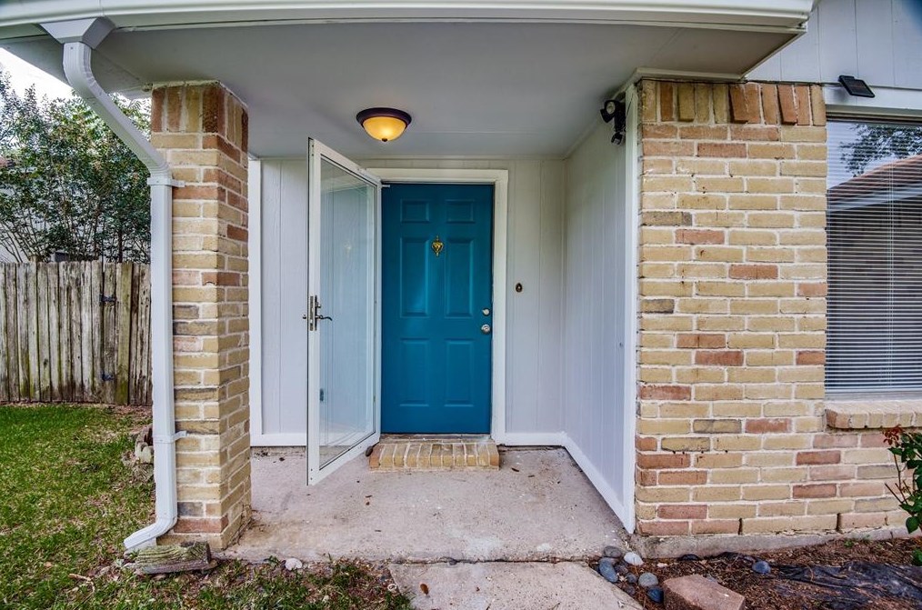 12638 Day Hollow Ln, Houston, TX 77070-4734