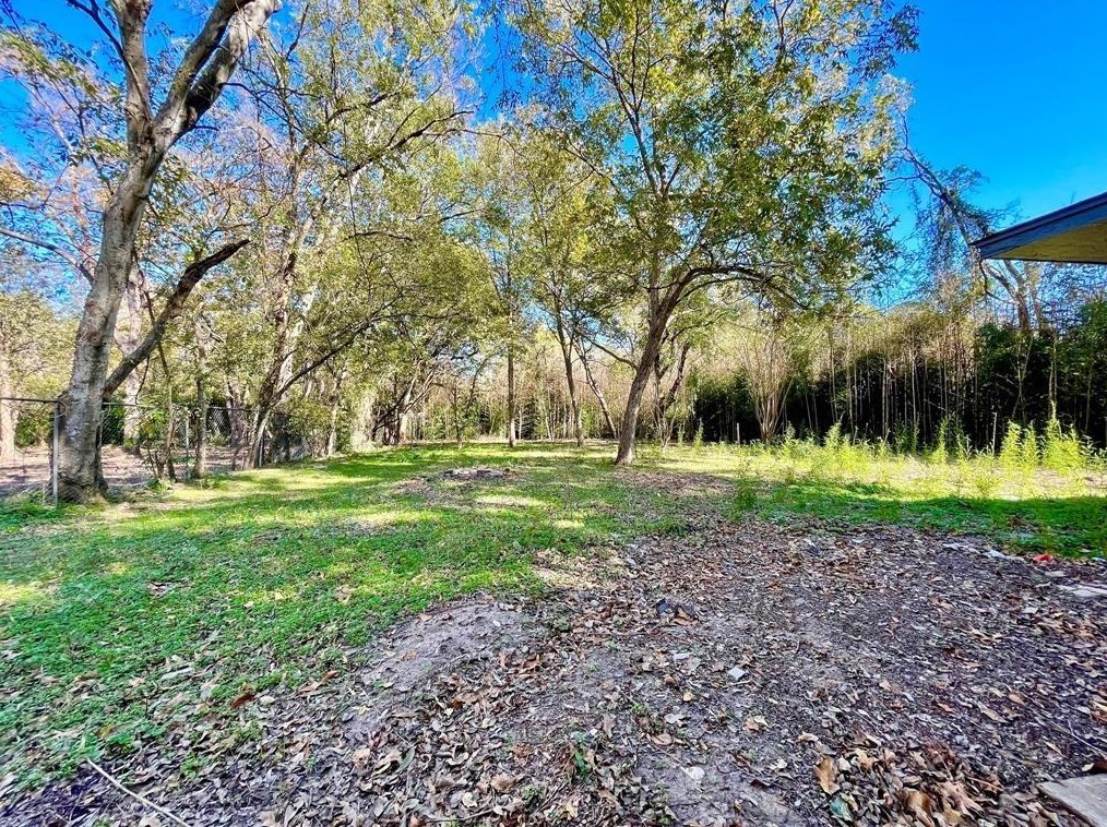 329 Bush Dr, Huntsville, TX 77320