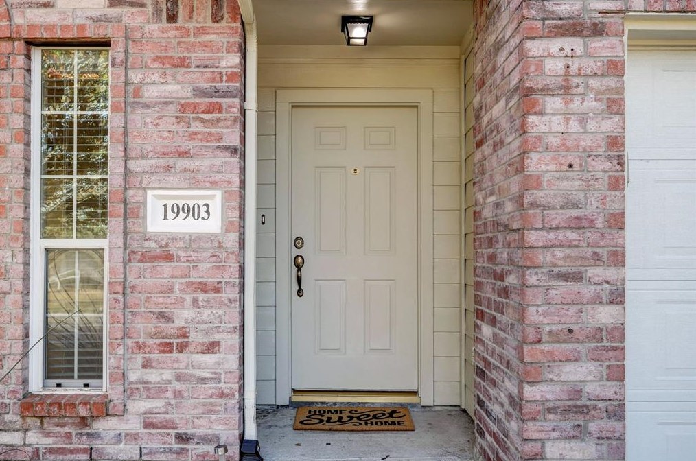 19903 Maple Point Ct, Cypress, TX 77433-5975