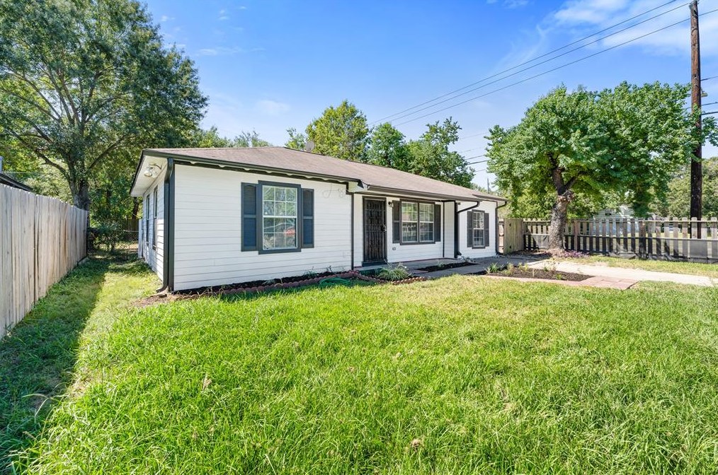 3902 Zephyr St, Houston TX  77021-2647 exterior