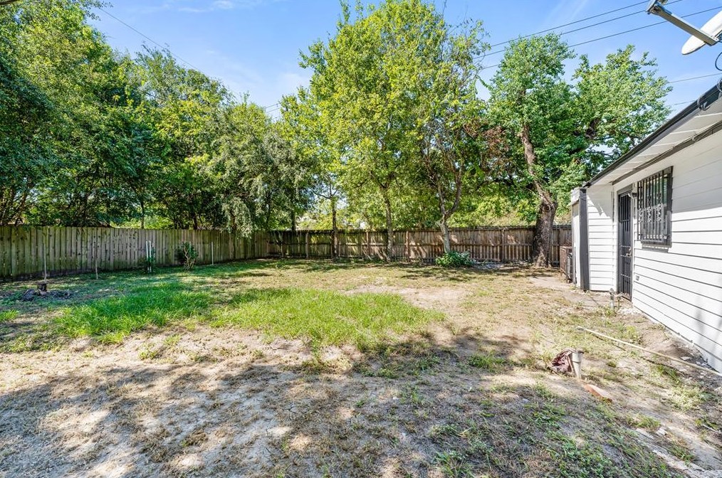 3902 Zephyr, Houston TX  77021-2518 exterior