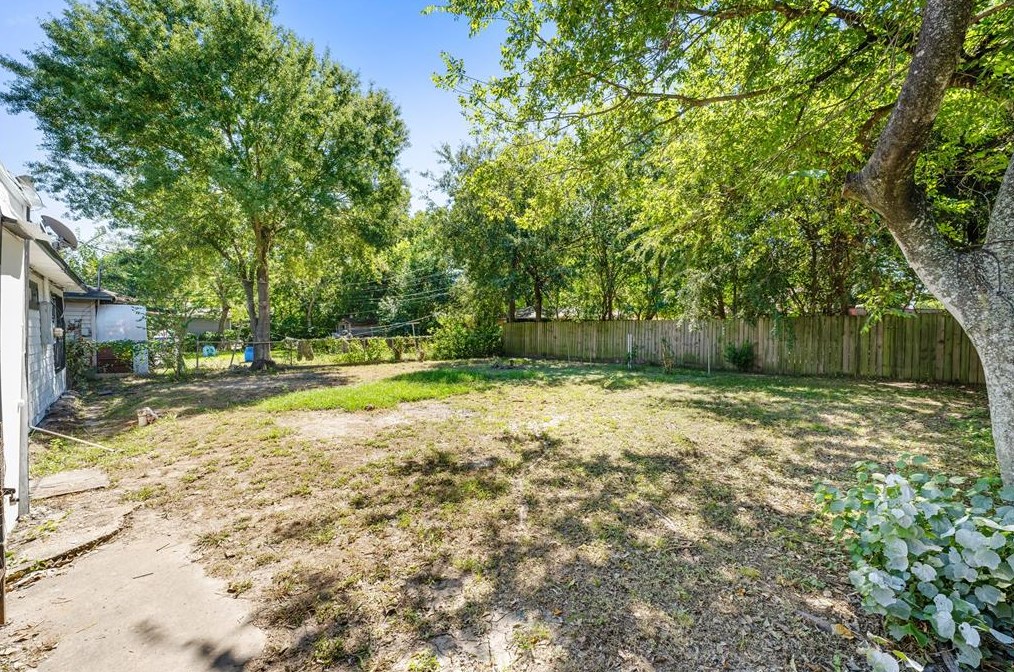 3902 Zephyr, Houston TX  77021-2518 exterior