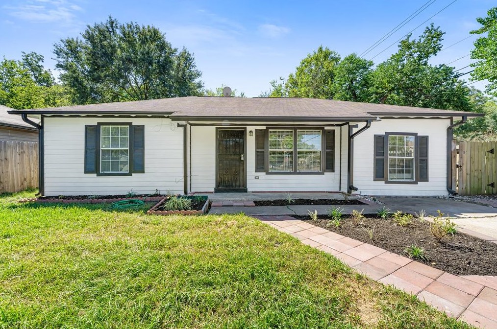 3902 Zephyr St, Houston, TX 77021-2647