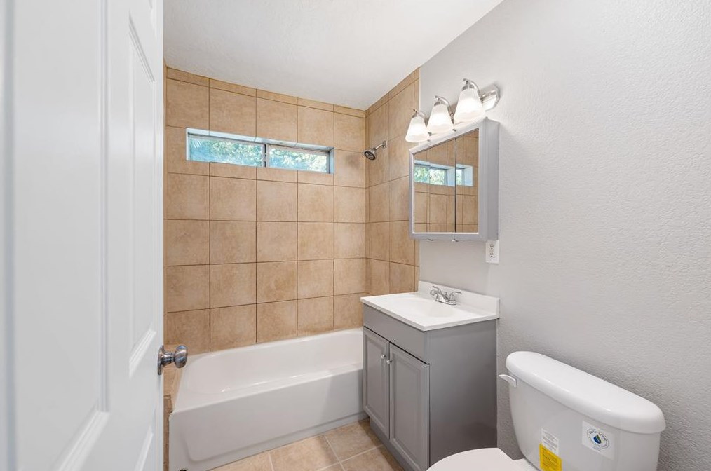 3902 Zephyr, Houston TX  77021-2518 exterior