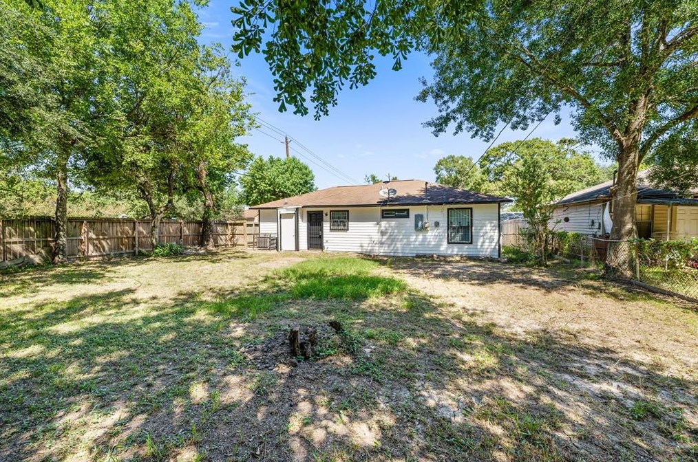 3902 Zephyr, Houston TX  77021-2518 exterior