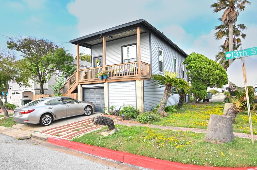 1418 13th St #down, Galveston, TX 77550