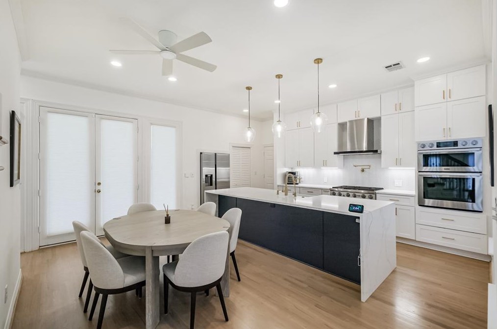 711 Sandman St, Houston TX  77007-5363 exterior