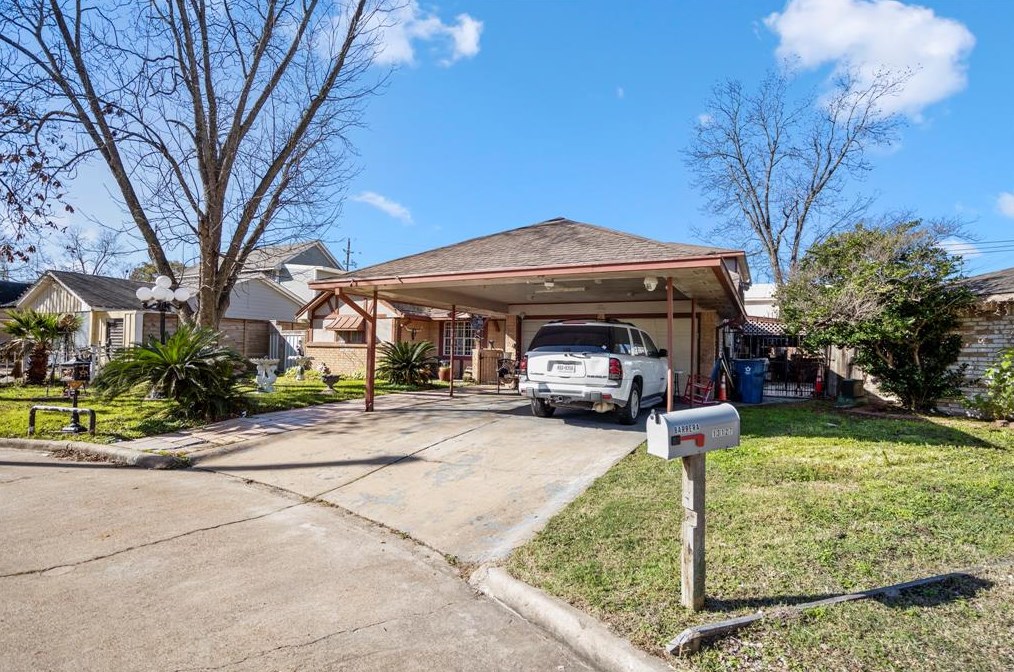 13123 Maete Ln, Houston, TX 77039-3525
