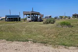 143 Sea Horse Dr, Palacios, TX 77465 - Photo 2