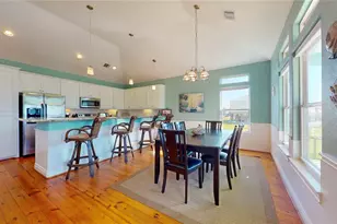 1121 Blue Water Dr, Crystal Beach, TX 77650 - Photo 6