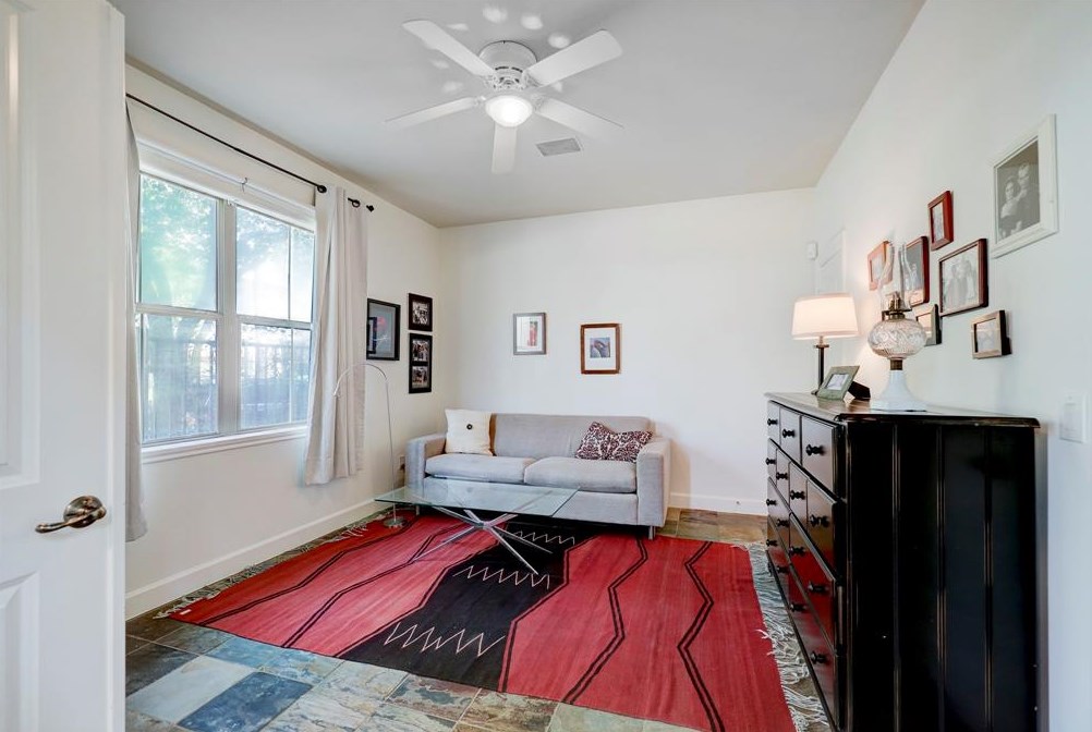 5831 Lacy St, Houston TX  77007-7142 exterior