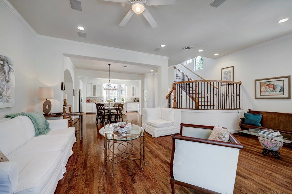 5831 Lacy St, Houston, TX 77007-7162