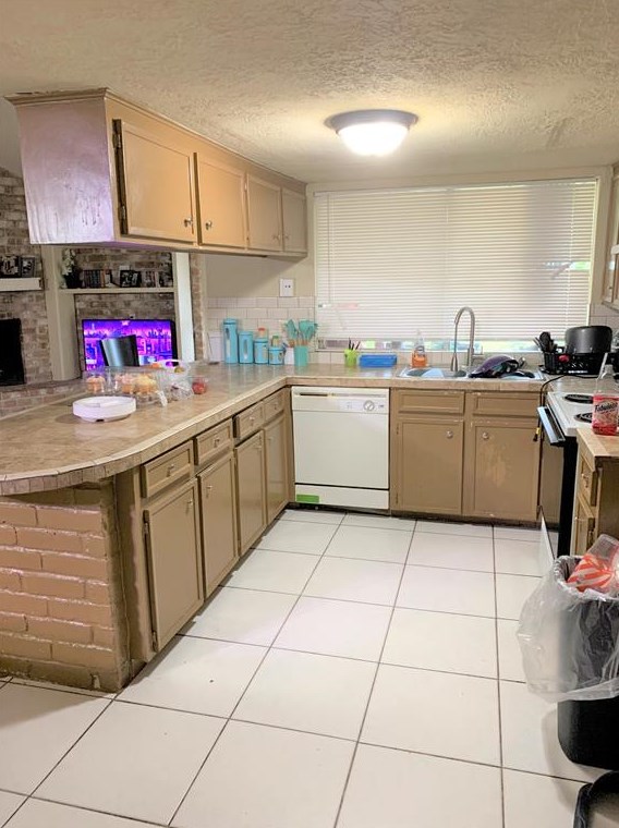 907 Summers Dr, Missouri City, TX 77489-2169