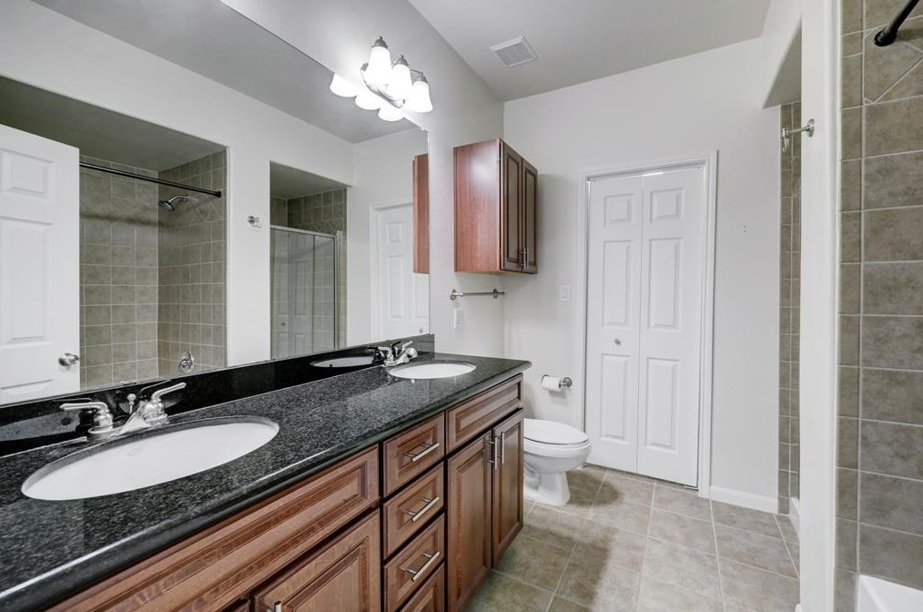 9200 Westheimer Rd, Houston TX  77063-3539 exterior