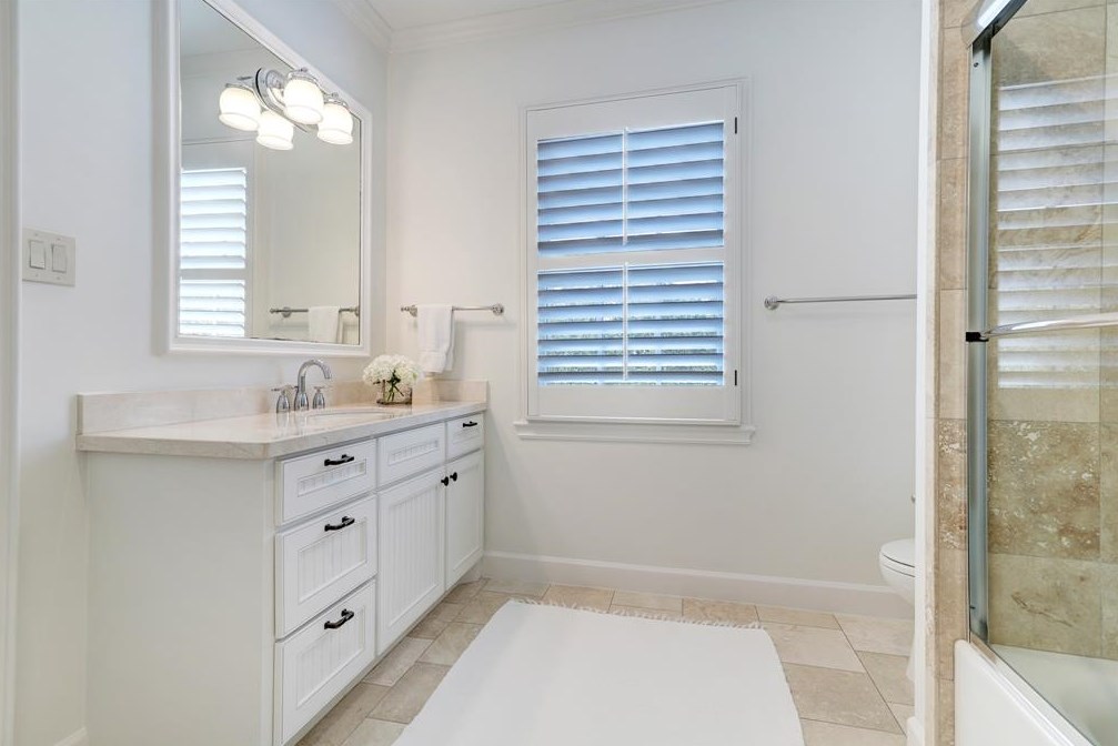 6126 Cedar Crk Dr, Houston TX  77042-2303 exterior