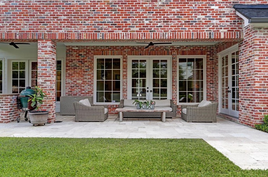 6126 Cedar Crk Dr, Houston TX  77042-2303 exterior