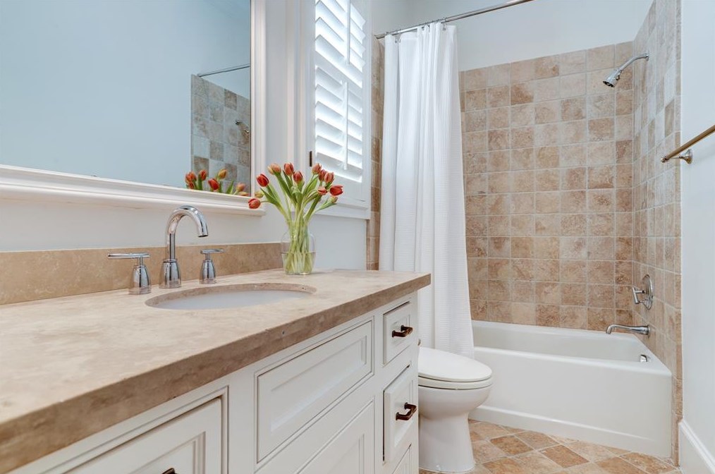 6126 Cedar Crk Dr, Houston TX  77042-2303 exterior