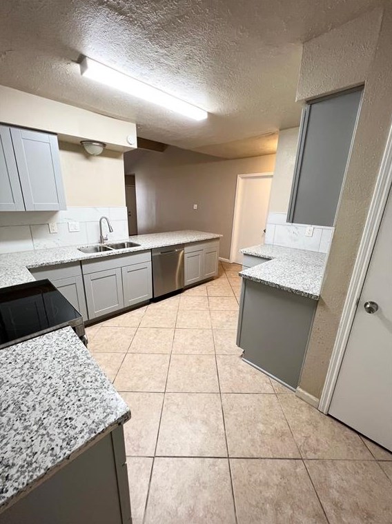 20270 Smithfield Crossing Ln, Katy TX  77449-3206 exterior