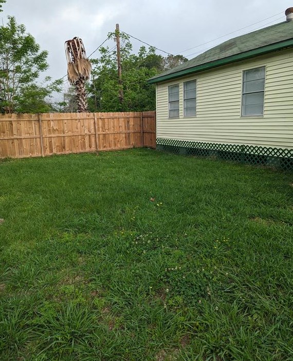 427 Arcadian Dr, Crosby, TX 77532