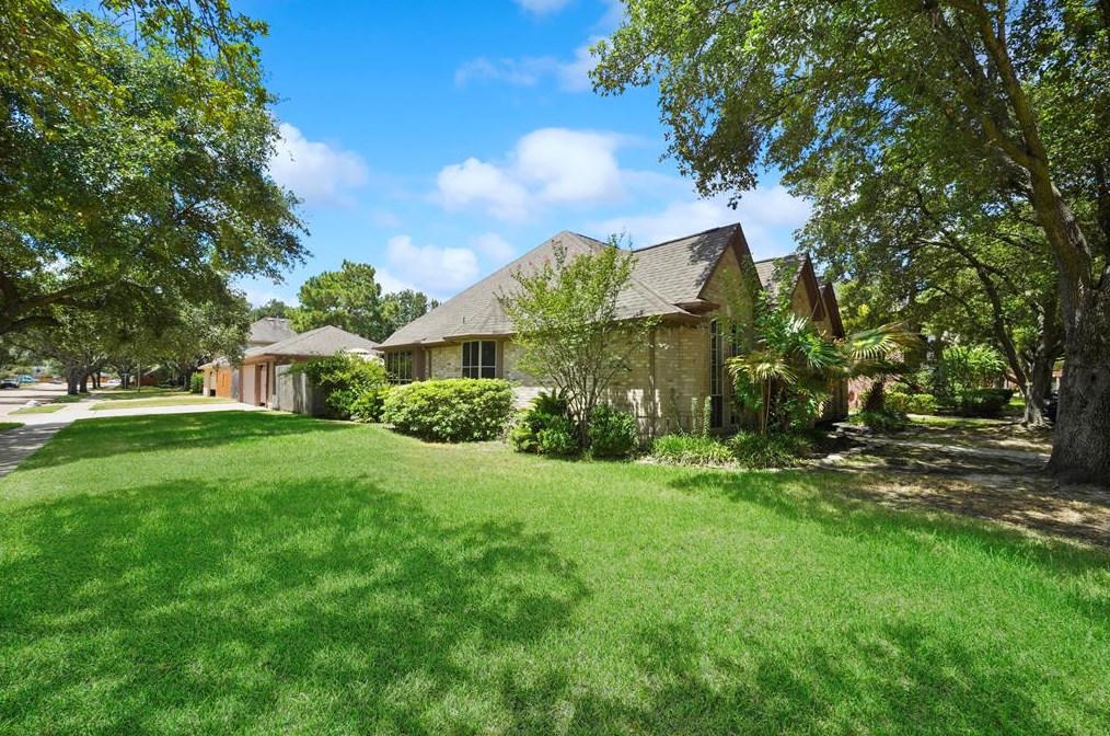 5803 Deer Shadow Ct, Houston, TX 77041-4102