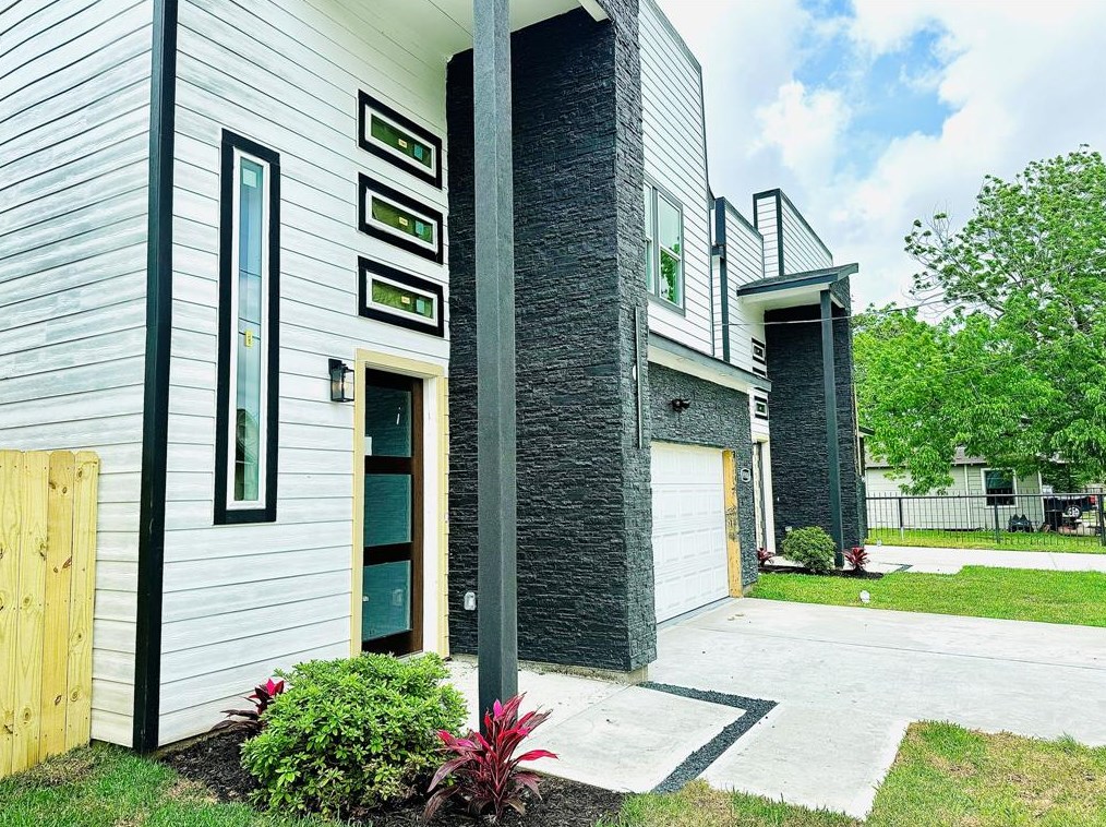 7996 Kenton St, Houston, TX 77028-4628