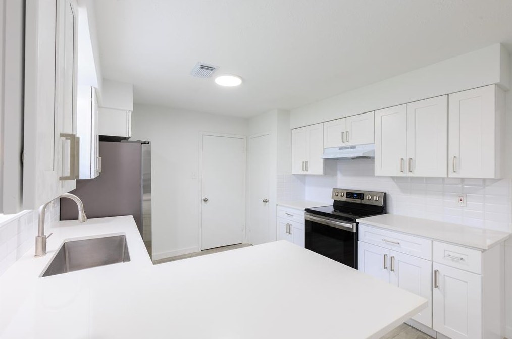 2510 Straight Creek Dr, Houston TX  77017-6117 exterior