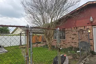 14635 Lorne Dr, Houston, TX 77049 - Photo 2