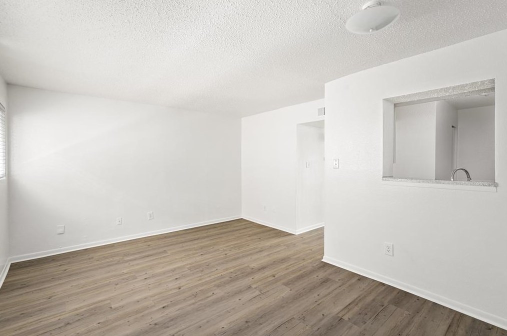 2111 Holly Hall St, Houston, TX 77054-3970