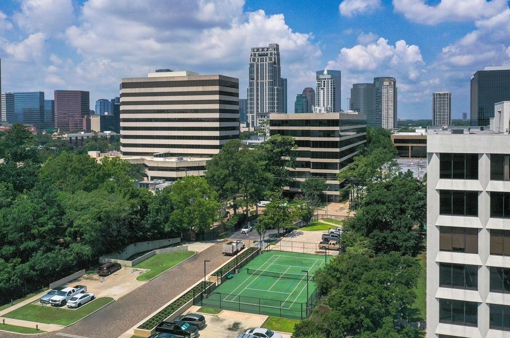 49 Briar Hollow Ln #305, Houston, TX 77027