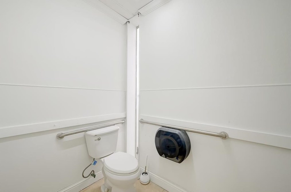 3949 Braxton Dr, Houston TX  77063-6304 exterior