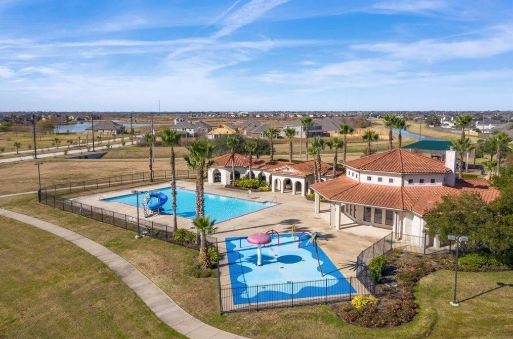 11 Carmel Dr, Manvel TX 77578-3388 exterior