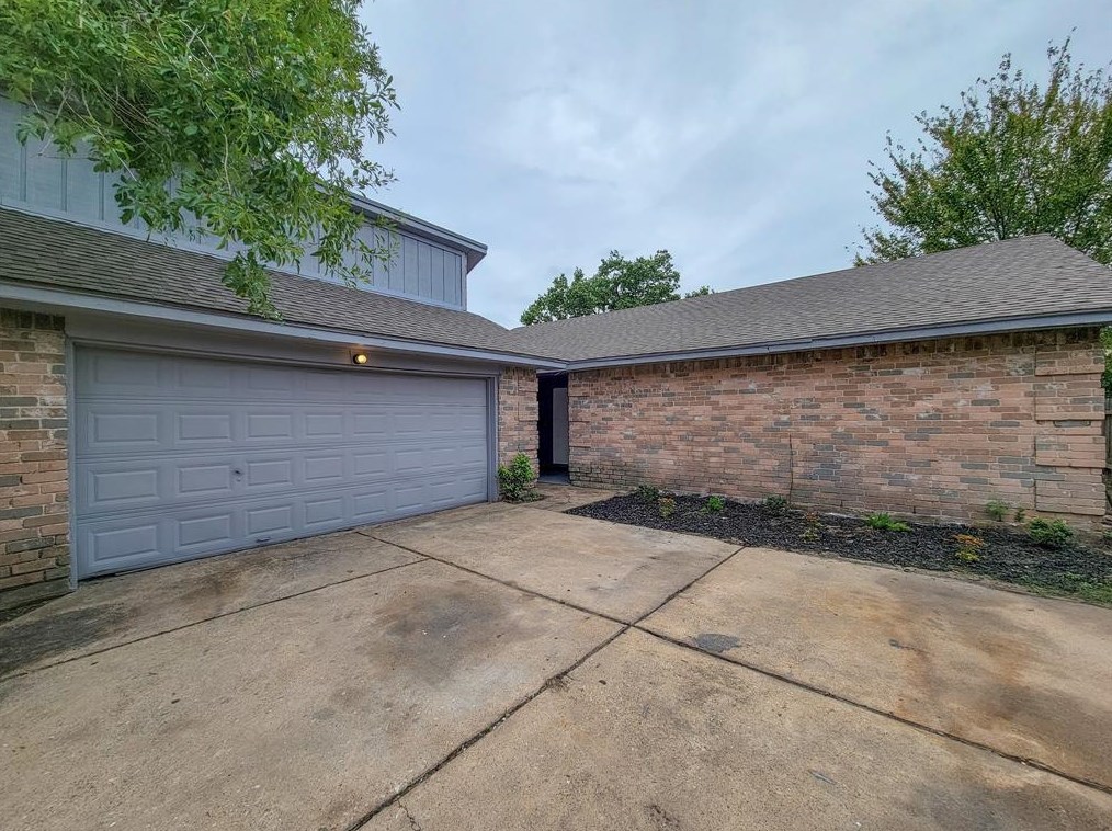8743 Yvonne Dr, Houston, TX 77044