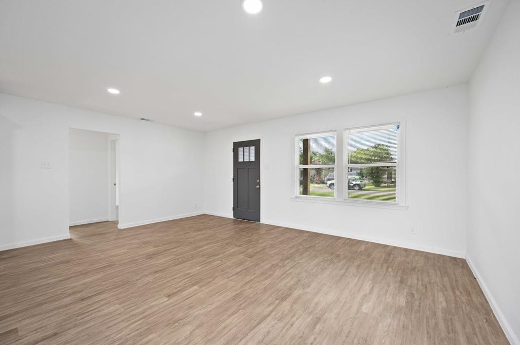 5527 Oriole St, Houston, TX 77017-6407