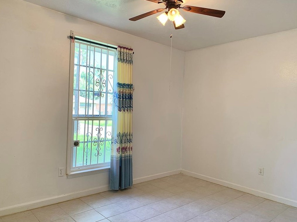 10803 Sela Ln, Houston TX  77072-3721 exterior