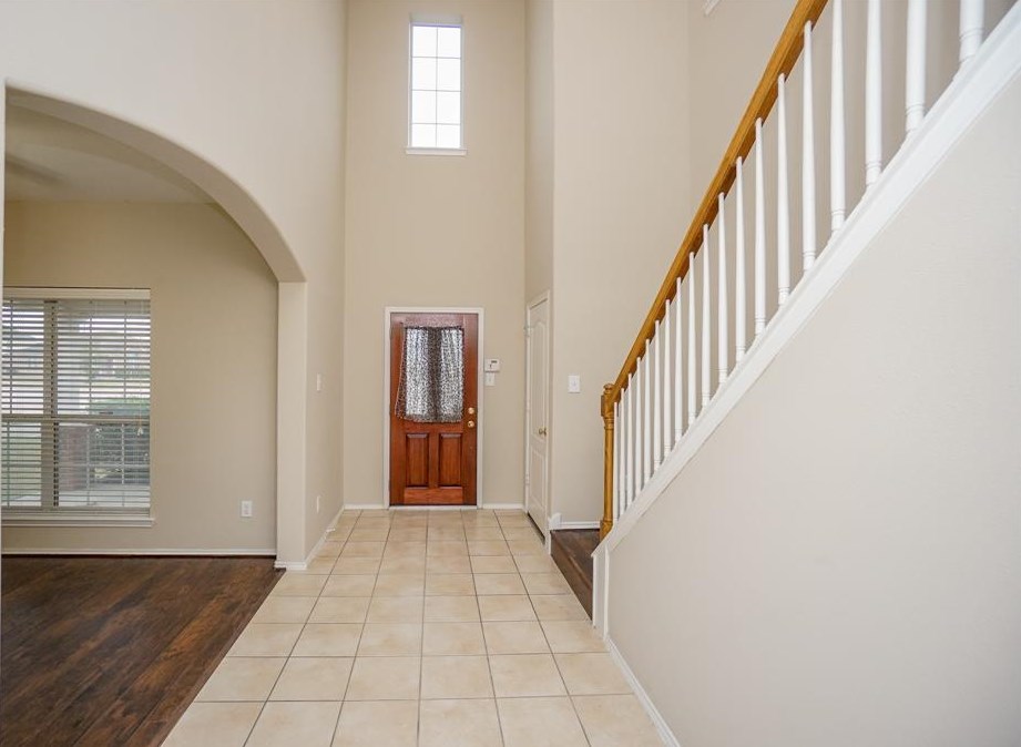 1323 Colonial Manor Dr, Katy TX  77493-2383 exterior
