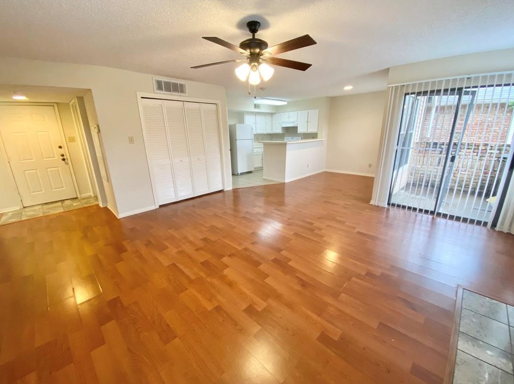 2300 Old Spanish Trl Apt 1057, Houston, TX 77054