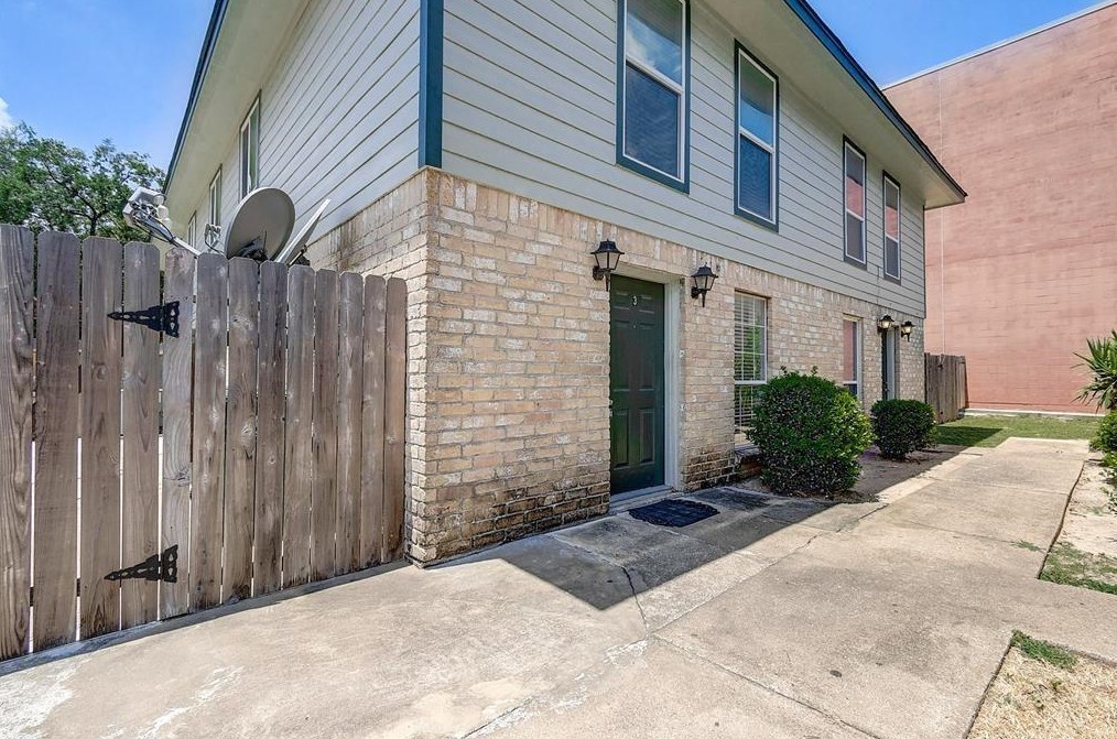 1114 Murrayhill Dr #3, Houston, TX 77043