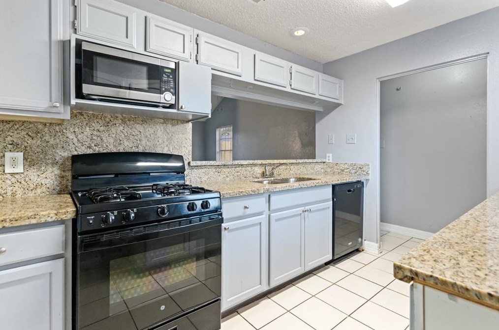 20062 Pecos Valley Trl, Katy TX  77449-4925 exterior