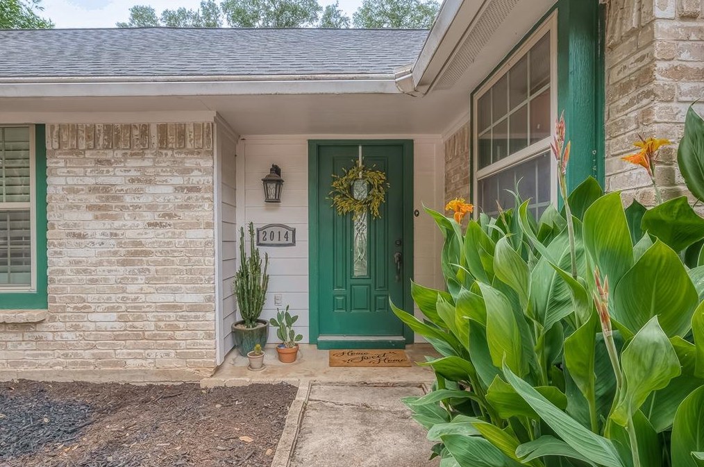 2014 Richmond Dr, Richmond, TX 77406-1235