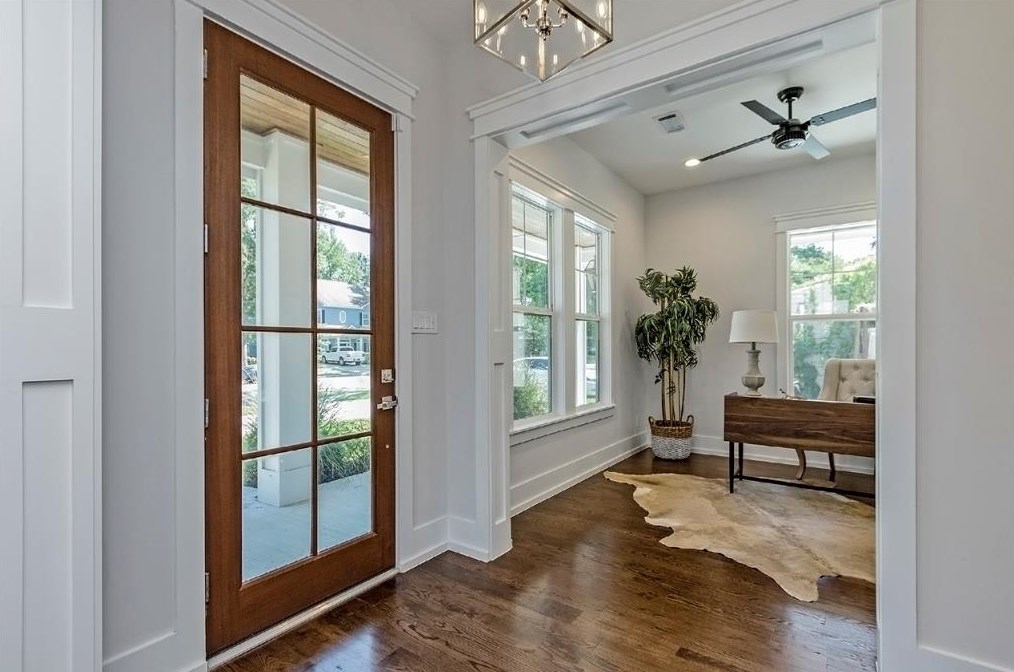 1363 Ebony Ln, Houston, TX 77018-5241