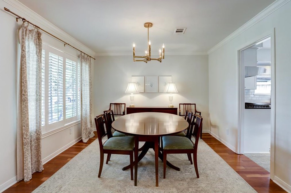 10702 Wickersham Ln, Houston TX  77042-3017 exterior