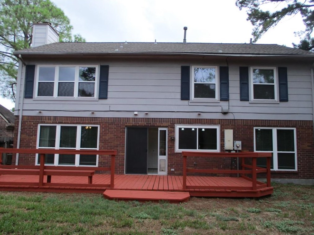 16003 Sugar Ridge Dr, Houston, TX 77095