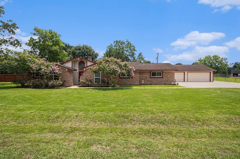 2509 Longwood Dr, Pearland, TX 77581-5819