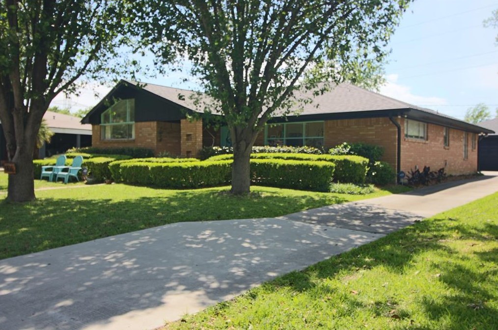 9106 Bassoon Dr, Houston, TX 77025