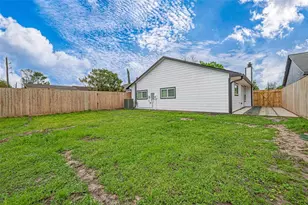 12103 W Marsham Cir, Houston, TX 77066 - Photo 46